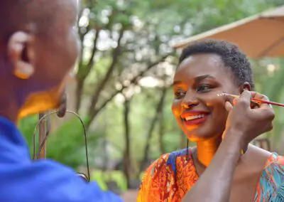 Face-painting-at-The-Boma---Dinner-&-Drum-Show-Flame of Africa