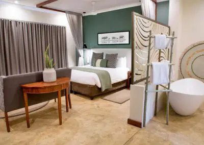 Insika Lodge Victoria Falls Signature Room | Flame of Africa