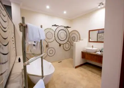 Insika Lodge Victoria Falls Signature Room | Flame of Africa