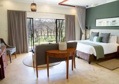 Insika Lodge Victoria Falls Signature Room | Flame of Africa