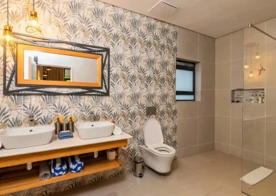 Waterfalls Lodge | Flame of Africa